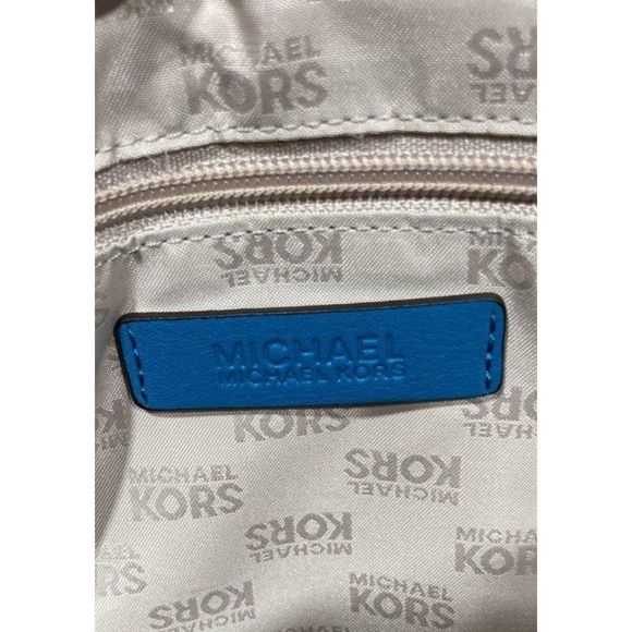 Michael Kors Fulton Small Pebbled Leather Crossbody Bag - Picture 3 of 10